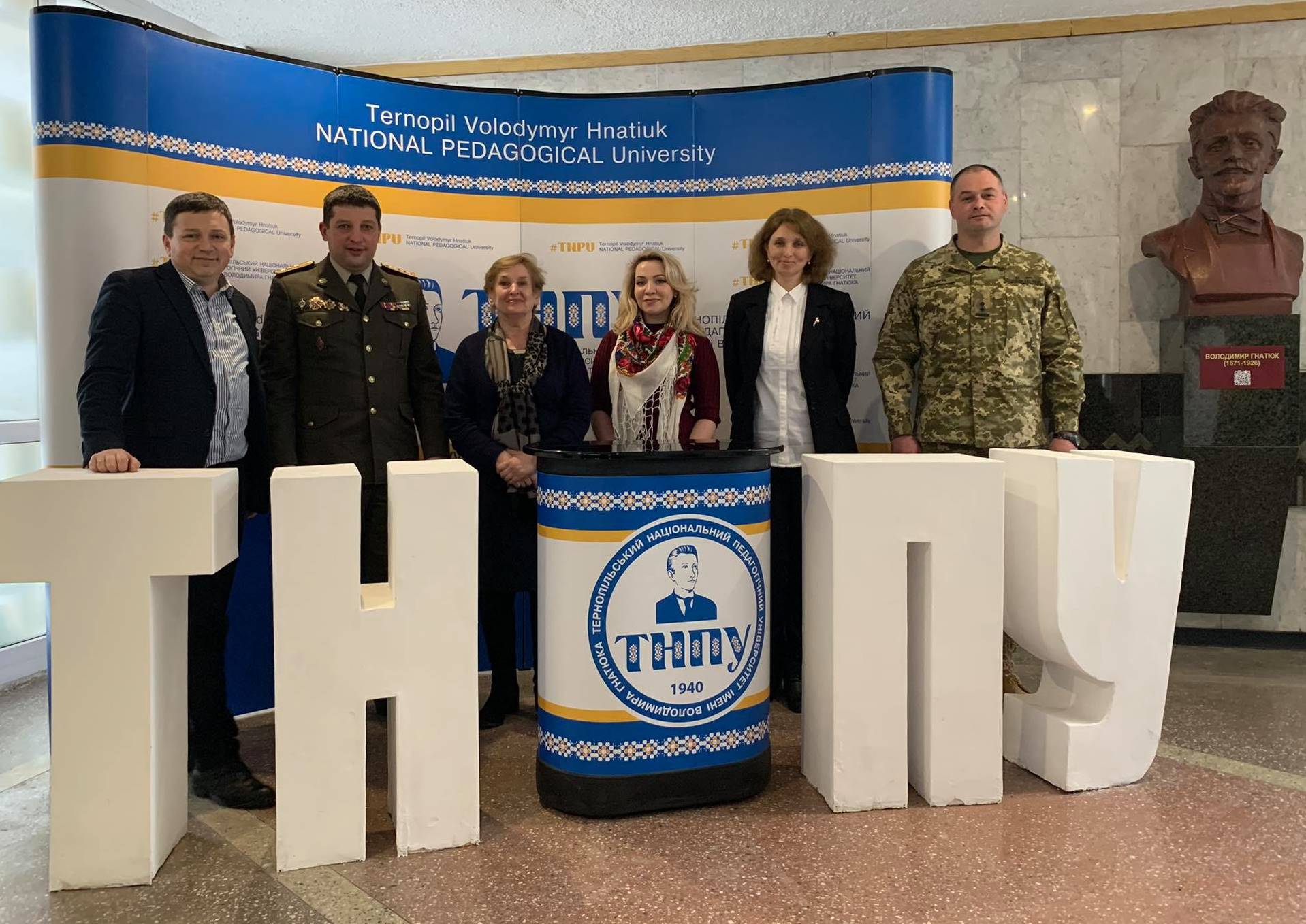 З гарними намірами - до конкретних справ! З гарними намірами - до конкретних справ!